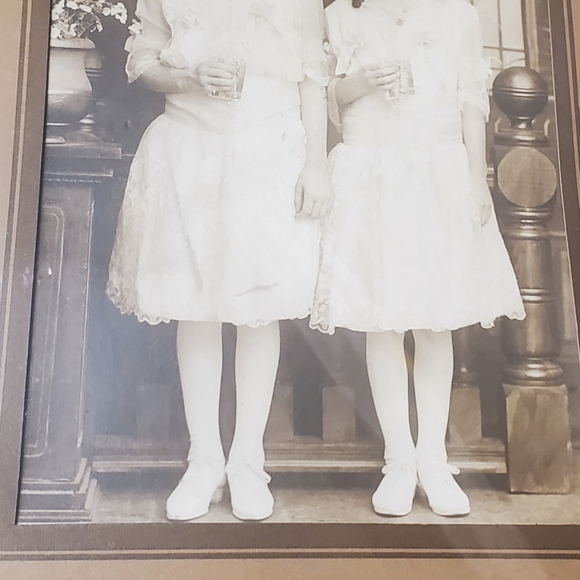 Antique 1920 Sisters Portrait Photograph Framed Kirkness Studio Baltimore MD 18" - Picture 4 of 11